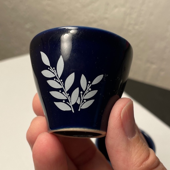 Japanese Sake Set for Two - Vintage Gekkeikan Dark Blue Ceramic - Picture 6 of 11